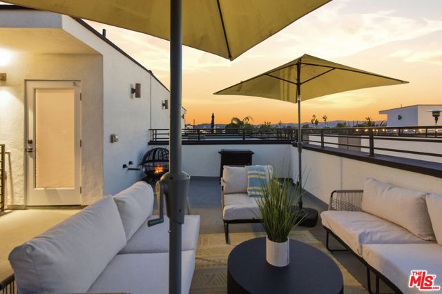 6707 N Sepulveda Boulevard, Van Nuys CA: https://media.crmls.org/mediaz/e1f951cc-95c0-4e33-bc44-474b69c2ebc7.jpg