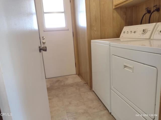 210 Caleta Drive, Camarillo CA: https://media.crmls.org/mediaz/e1f97f0f-6b5a-4b99-91a6-423ee8c58797.jpg