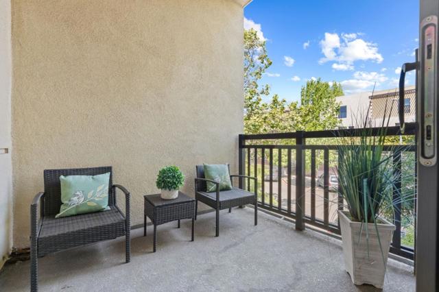 1207 66th Street, Oakland CA: https://media.crmls.org/mediaz/e1fa4f46-3b6a-4bd0-b74f-9bb664ddf3d2.jpg