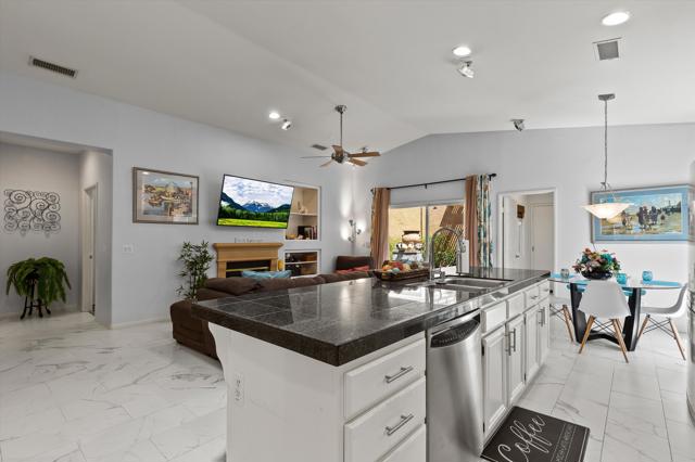 26696 Avenida Quintana, Cathedral City CA: https://media.crmls.org/mediaz/e1fb2bf8-972c-4996-bf18-853f64bdfb35.jpg