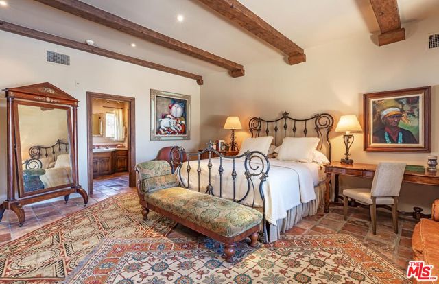 8 Bed Home for Sale in Los Angeles, California