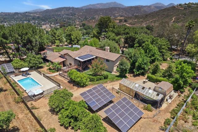 14210 Tierra Bonita Road, Poway CA: https://media.crmls.org/mediaz/e1fced5e-7f96-4650-905b-6127a0146cf1.jpg