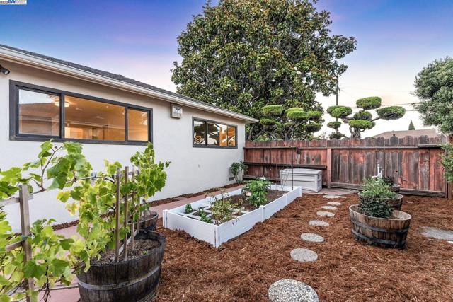 24 Via Hermosa, San Lorenzo CA: https://media.crmls.org/mediaz/e1fcf3d8-0f3c-4a9d-94cc-cc6d323ddba8.jpg