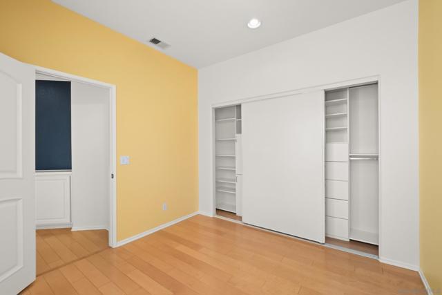 10960 Ivy Hill Dr, San Diego CA: https://media.crmls.org/mediaz/e1fd23b2-e660-4d5f-a635-aa900c4fc712.jpg