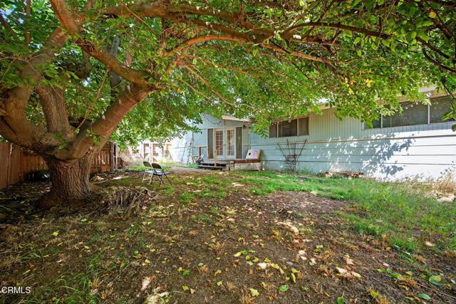 110 E Oak View Avenue, Ojai CA: https://media.crmls.org/mediaz/e1fd6546-0259-4bfd-ac10-f4f3b85b9208.jpg