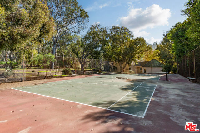 2109 Rosita Place, Palos Verdes Estates CA: https://media.crmls.org/mediaz/e1fdbf44-f740-44c1-a9d8-f946e9ac1f33.jpg