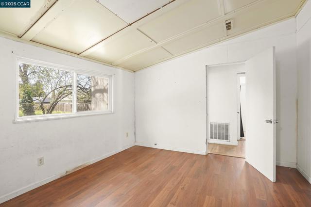 1561 Farm Bureau Rd, Concord CA: https://media.crmls.org/mediaz/e1fddcc2-9dcc-42f7-9c76-e908fa9848a9.jpg