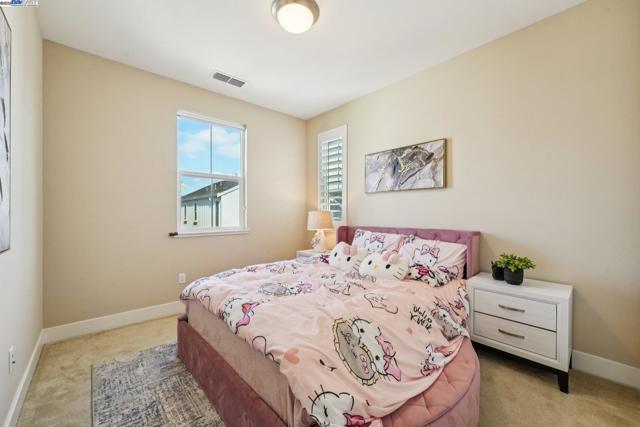 7213 Calistoga Ln, Dublin CA: https://media.crmls.org/mediaz/e1fe49b5-575a-4e5e-818b-78741ca71884.jpg