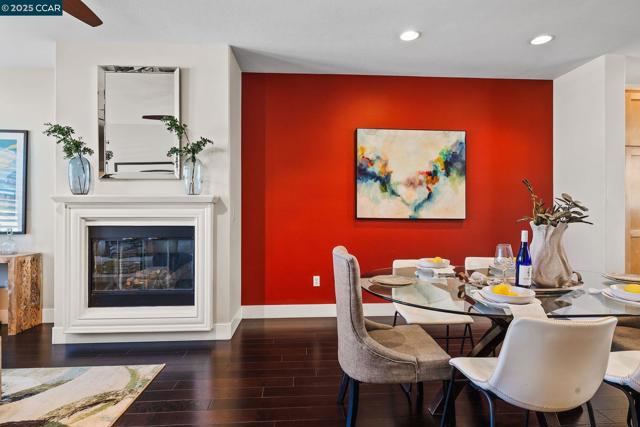 239 Marina Village Rd, Benicia CA: https://media.crmls.org/mediaz/e1fe9920-a22d-41cf-b157-d74a7ca93ac8.jpg