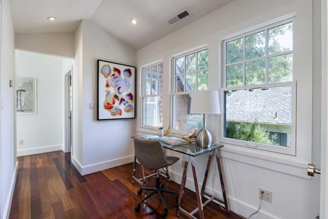 154 Bryant Street, Palo Alto CA: https://media.crmls.org/mediaz/e1feb83f-0c04-4fbc-8011-4d796afb41d8.jpg