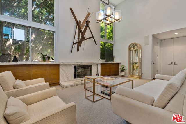 1730 California Avenue, Santa Monica CA: https://media.crmls.org/mediaz/e1ff07b7-aee5-4835-93c7-bb5040af3fe7.jpg