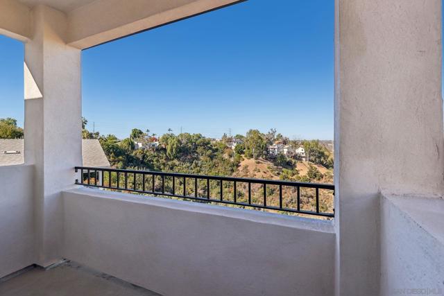 2936 Copley Ave, San Diego CA: https://media.crmls.org/mediaz/e1ff2223-7fd9-479d-9291-4ffcda367858.jpg