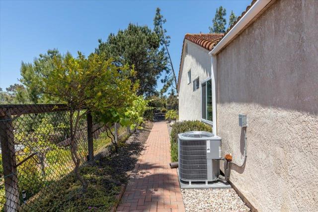 Detail Gallery Image 40 of 54 For 819 Corte Merano, Escondido,  CA 92026 - 3 Beds | 2 Baths