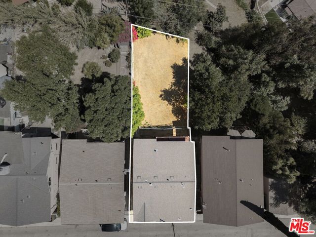 4938 O Sullivan Drive, Los Angeles CA: https://media.crmls.org/mediaz/e1ff8f09-4c63-451b-9a33-262716c1bb57.jpg