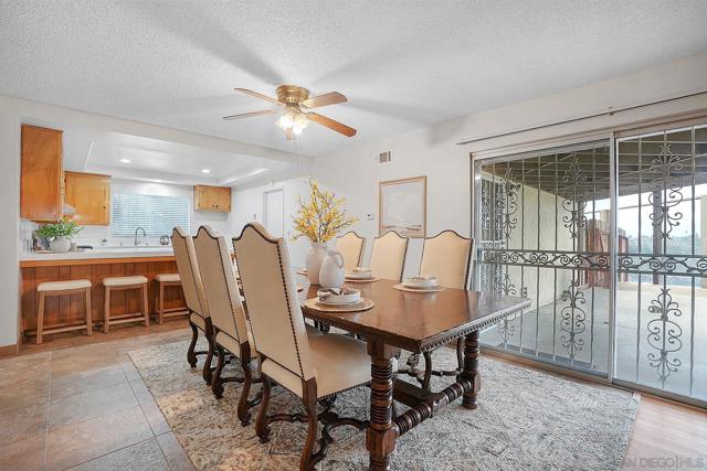 945 Nacion Avenue, Chula Vista CA: https://media.crmls.org/mediaz/e200db6a-820b-425a-bd03-62514b0329c2.jpg