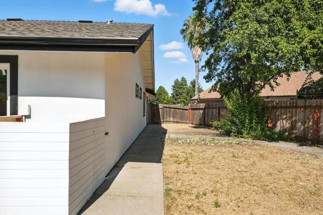 1190 Rio Norte Way, Sacramento CA: https://media.crmls.org/mediaz/e201039e-5c8b-4d56-9df7-f0b892ad41c9.jpg