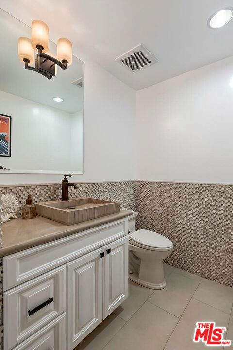 2 Bed Home for Sale in Los Angeles, California