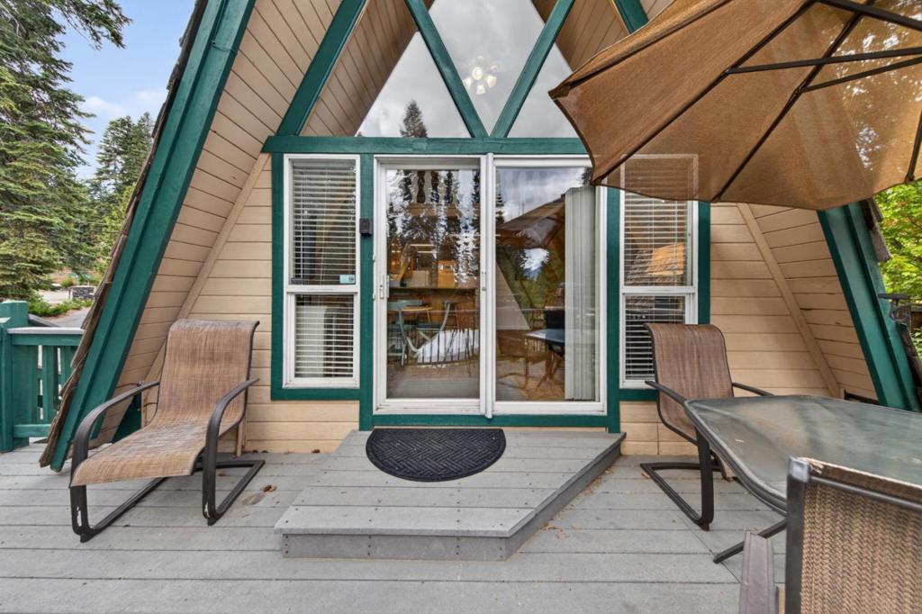 454 Peninsula Drive #A – B