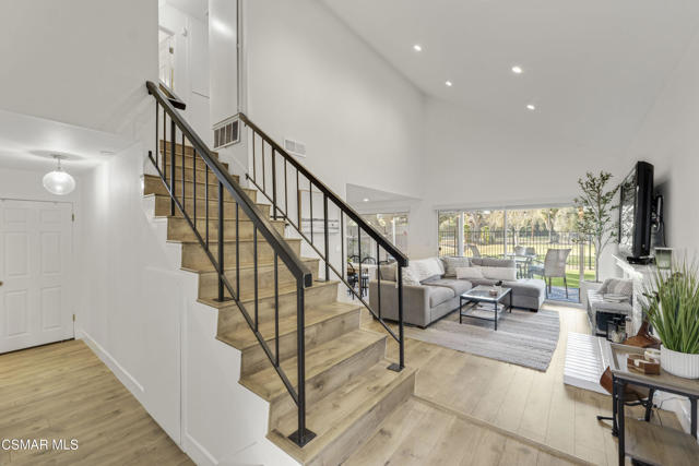 5757 Lake Lindero Drive, Agoura Hills CA: https://media.crmls.org/mediaz/e2034278-9778-41b1-a4bd-47e1bf5caae9.jpg