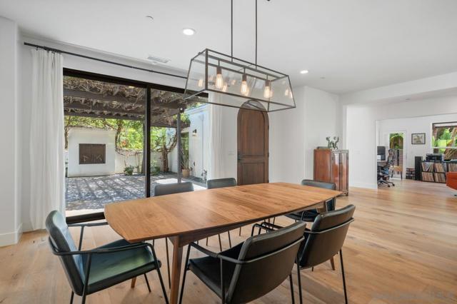 1180 Devonshire Dr, Encinitas CA: https://media.crmls.org/mediaz/e2034bdf-12c0-48c8-bd47-48eb198c7ee4.jpg