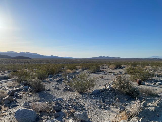 1 Holman Way, Sky Valley CA: https://media.crmls.org/mediaz/e20387ae-a5be-48b2-bbec-8a301aabb139.jpg