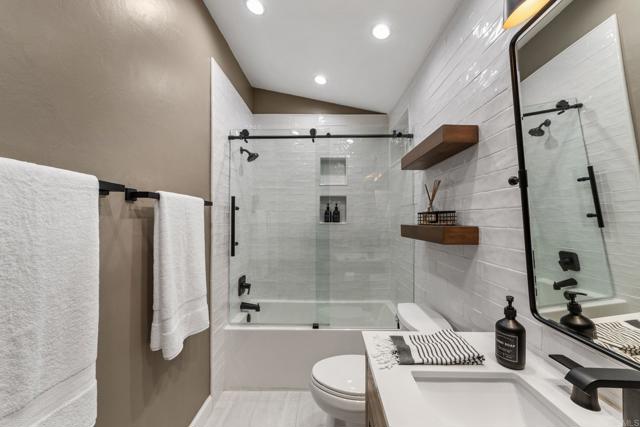 1619 Corte Verano, Oceanside CA: https://media.crmls.org/mediaz/e203a948-b781-4744-8fe0-427f192bc391.jpg