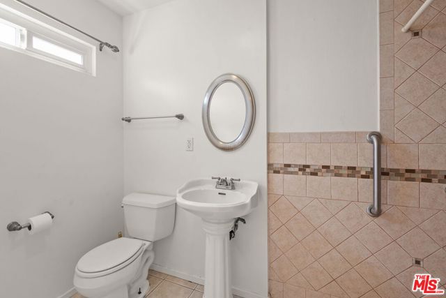 1718 Puente Avenue, Baldwin Park CA: https://media.crmls.org/mediaz/e20411a2-ba76-4e8c-9277-f18f12f0858d.jpg