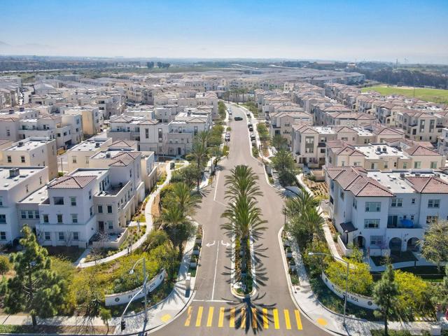 5405 Calle Sand Arch, San Diego CA: https://media.crmls.org/mediaz/e2047616-1ba4-40aa-ae7d-6b744307177b.jpg