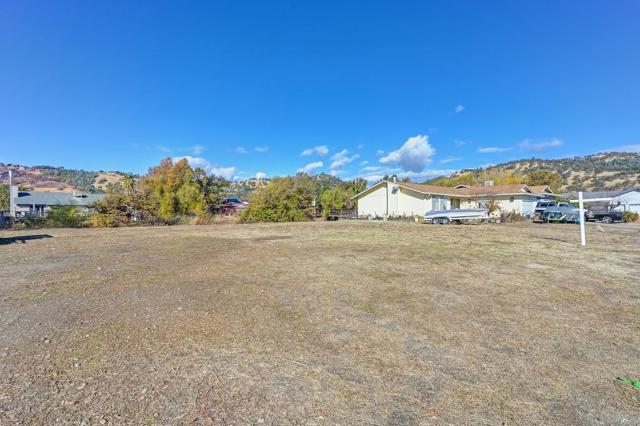 601 Bass Lane, Clearlake Oaks CA: https://media.crmls.org/mediaz/e205e40c-82da-4ddc-b64f-de7c0cbb8c1b.jpg
