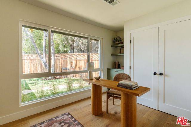 29204 Deep Shadow Drive, Agoura Hills CA: https://media.crmls.org/mediaz/e20657ea-a05c-4c90-8a9e-f440da5d7216.jpg