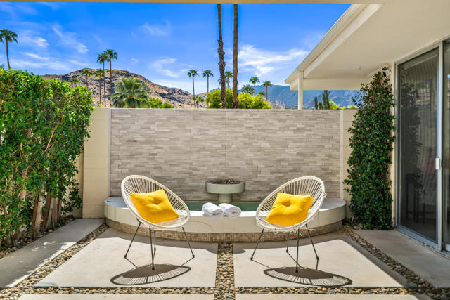 260 Desert Lakes Drive, Palm Springs, CA 92264