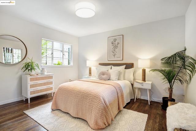 6257 Girvin Dr, Oakland CA: https://media.crmls.org/mediaz/e206b769-1cc7-44c8-8fe0-7cf8e5151f88.jpg
