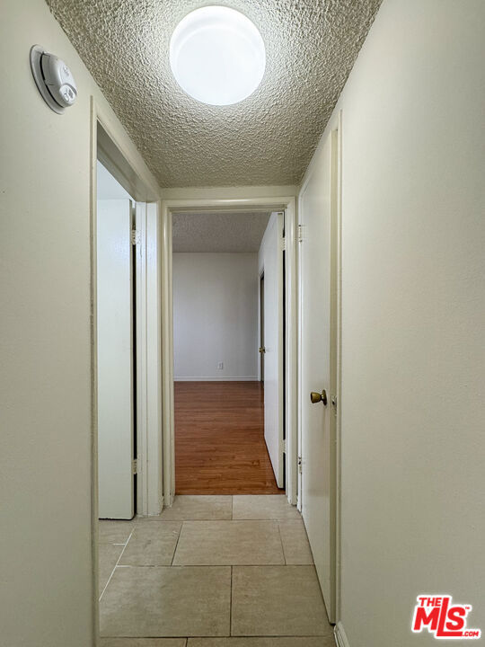 https://media.crmls.org/mediaz/e2079790-541a-43bc-87ac-c2d7a5193ecd.jpg?preset=X-Large
