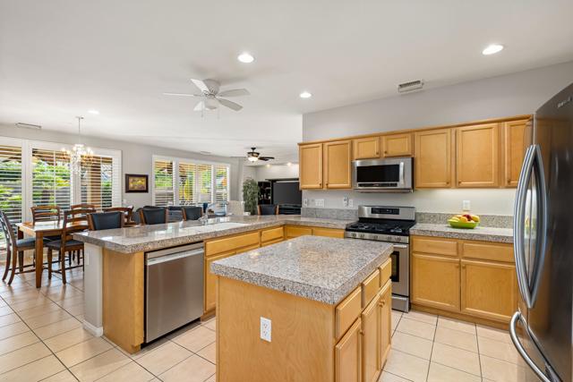 81297 Golden Barrel Way, La Quinta CA: https://media.crmls.org/mediaz/e207f10b-5ea5-4988-b68d-1ccc8a13515a.jpg