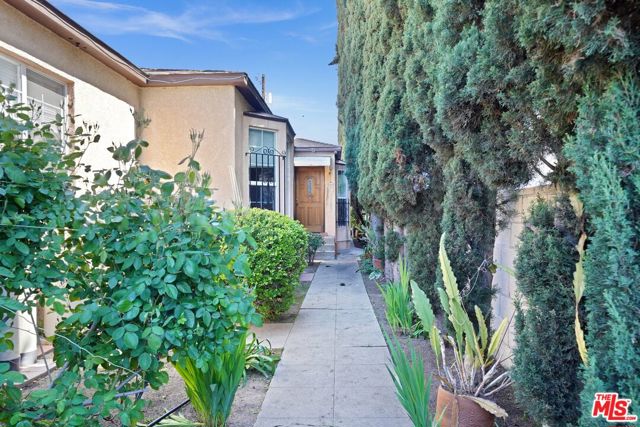 844 N Poinsettia Place, Los Angeles CA: https://media.crmls.org/mediaz/e208157b-4971-4b16-81b8-080f0901793f.jpg