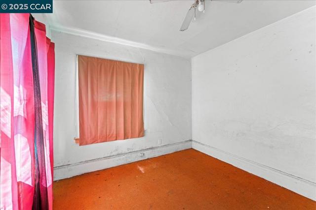 1229 55Th St, Emeryville CA: https://media.crmls.org/mediaz/e20854f3-bd4b-4959-b7ee-2a4b3eec961d.jpg