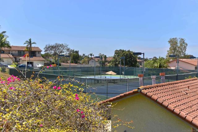7020 Snapdragon Dr, Carlsbad CA: https://media.crmls.org/mediaz/e208a78f-25fa-47e2-9d37-15e91d69adf5.jpg