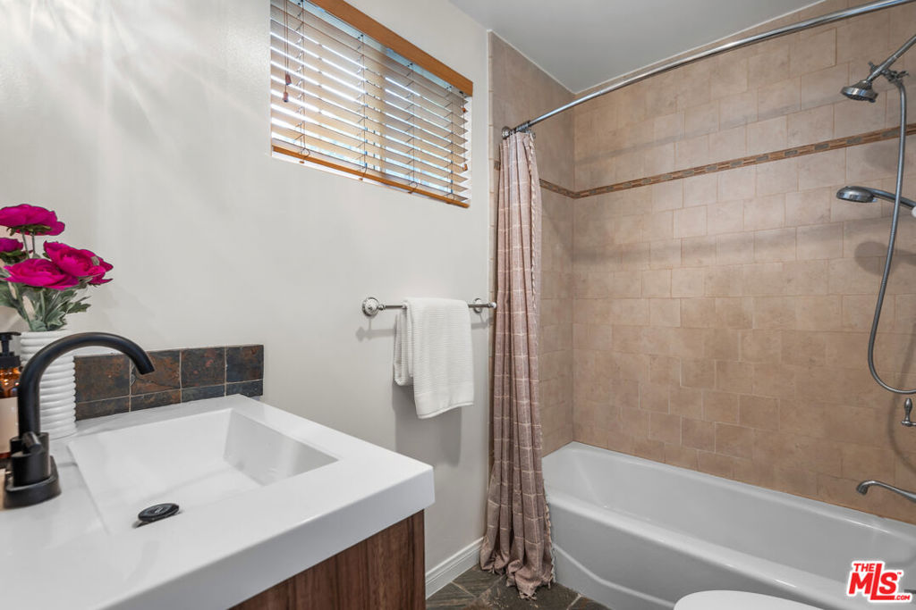 MLS #25599877 image #22