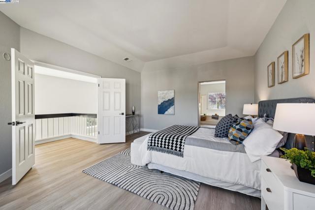 121 Jervis Bay, Alameda CA: https://media.crmls.org/mediaz/e20a8d5d-7b48-458b-8262-409f2fba6f95.jpg