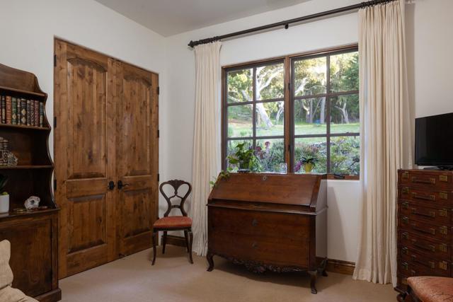 7595 Paseo Vista, Monterey CA: https://media.crmls.org/mediaz/e20b049b-e10e-4f02-ac5c-eddcfe082448.jpg
