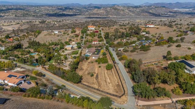 32070 Via Vera, Bonsall, California 92003, 4 Bedrooms Bedrooms, ,3 BathroomsBathrooms,Single Family Residence,For Sale,Via Vera,250020100SD