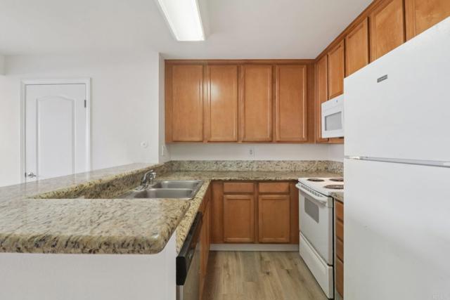Detail Gallery Image 9 of 28 For 3454 Castle Glen Dr #114,  San Diego,  CA 92123 - 4 Beds | 2 Baths
