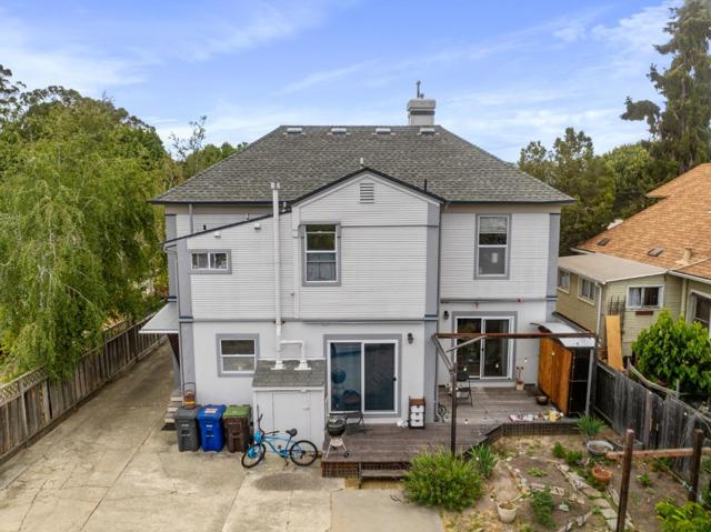 129 Sunnyside Avenue, Santa Cruz CA: https://media.crmls.org/mediaz/e20d09fe-bfb0-4a30-8965-937020211b20.jpg