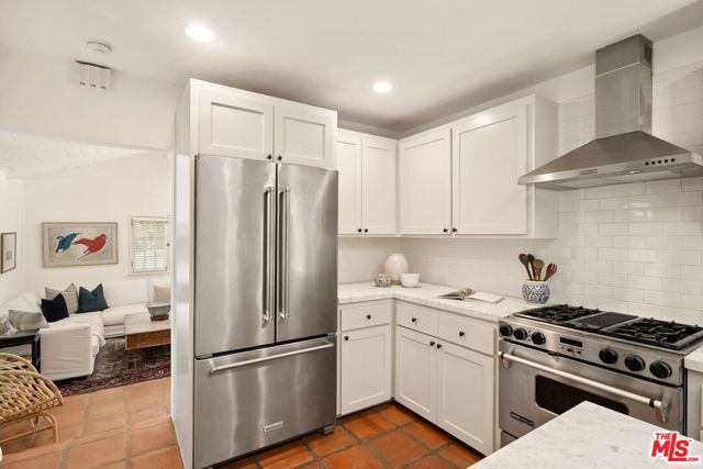 9742 Saturn Street, Los Angeles CA: https://media.crmls.org/mediaz/e20d0e1c-d276-4c1e-a782-d984af923ca7.jpg