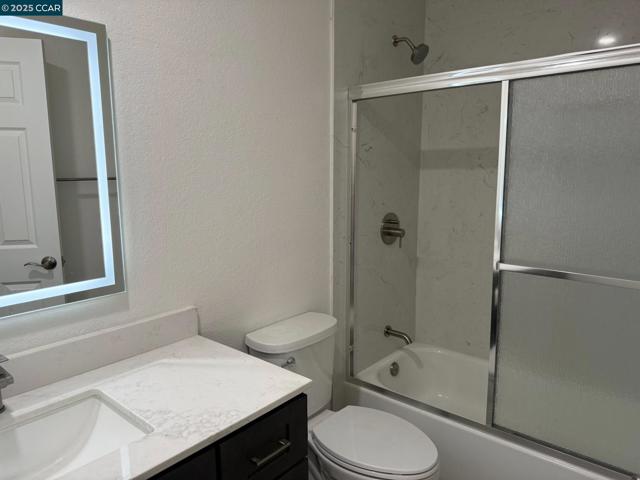 797 Orinda Ct, Fairfield CA: https://media.crmls.org/mediaz/e20ea8db-1cd3-4902-a8fb-3b9863b3a9bf.jpg