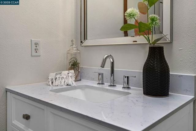 1129 Ptarmigan, Walnut Creek CA: https://media.crmls.org/mediaz/e20ef2fe-7c6f-4496-80d7-3dc10e40a33f.jpg