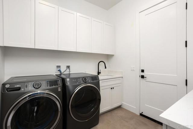 1212 Stonemark Place, Vista CA: https://media.crmls.org/mediaz/e20ef663-5f02-472d-9623-094c85d41b79.jpg