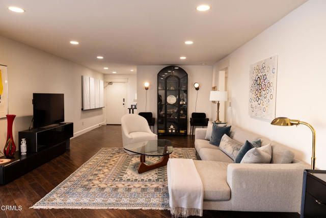 Detail Gallery Image 11 of 39 For 382 E California Bld #105,  Pasadena,  CA 91106 - 3 Beds | 2 Baths