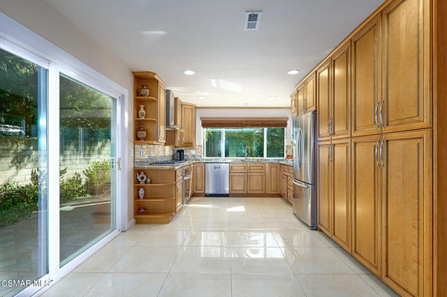 1568 Aspenwall Road, Westlake Village CA: https://media.crmls.org/mediaz/e21035aa-e288-4dfa-9310-f420d95f5b1f.jpg