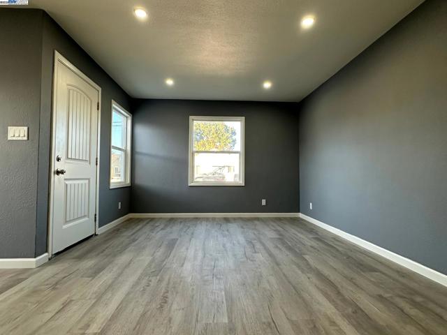 2441 Glenlock St, San Pablo CA: https://media.crmls.org/mediaz/e21056df-fc43-46cc-b3c5-f2a0bbf9084b.jpg